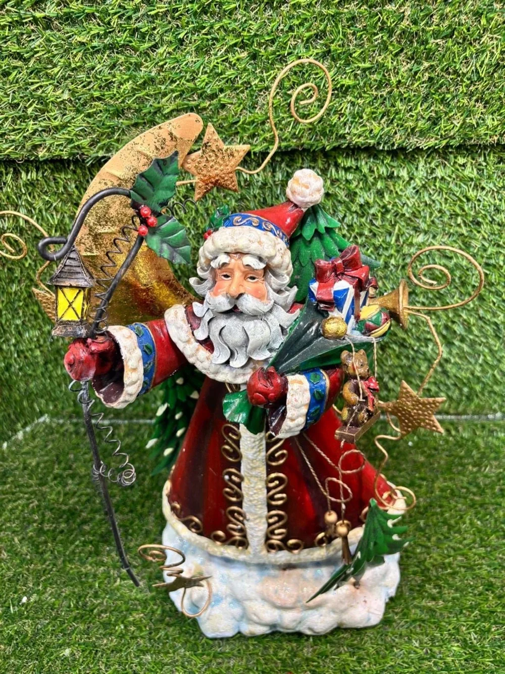 Grandeur Noel 2002 Santa Tin and Resin Stocking Holder Collector Edition Box
